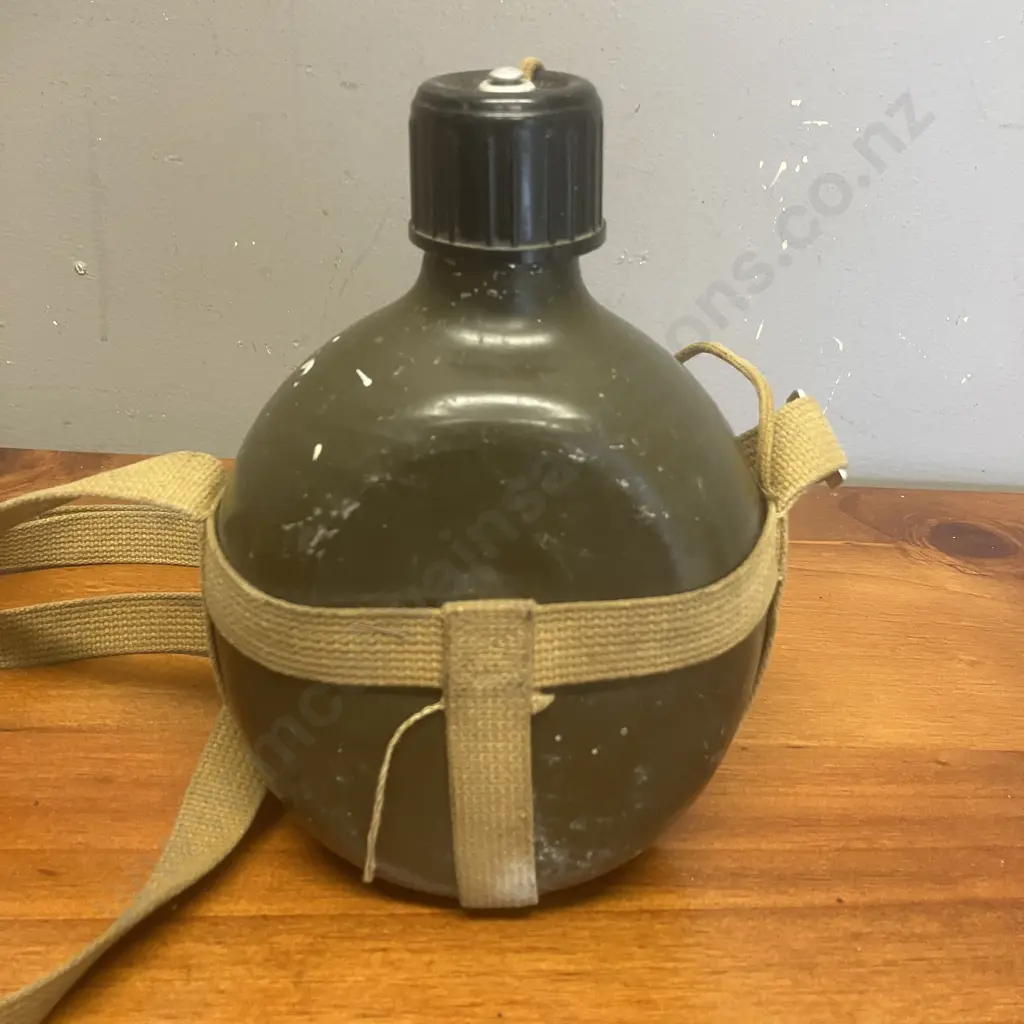 Vintage NVA 1 Quart Canteen And Carrier Image 1++