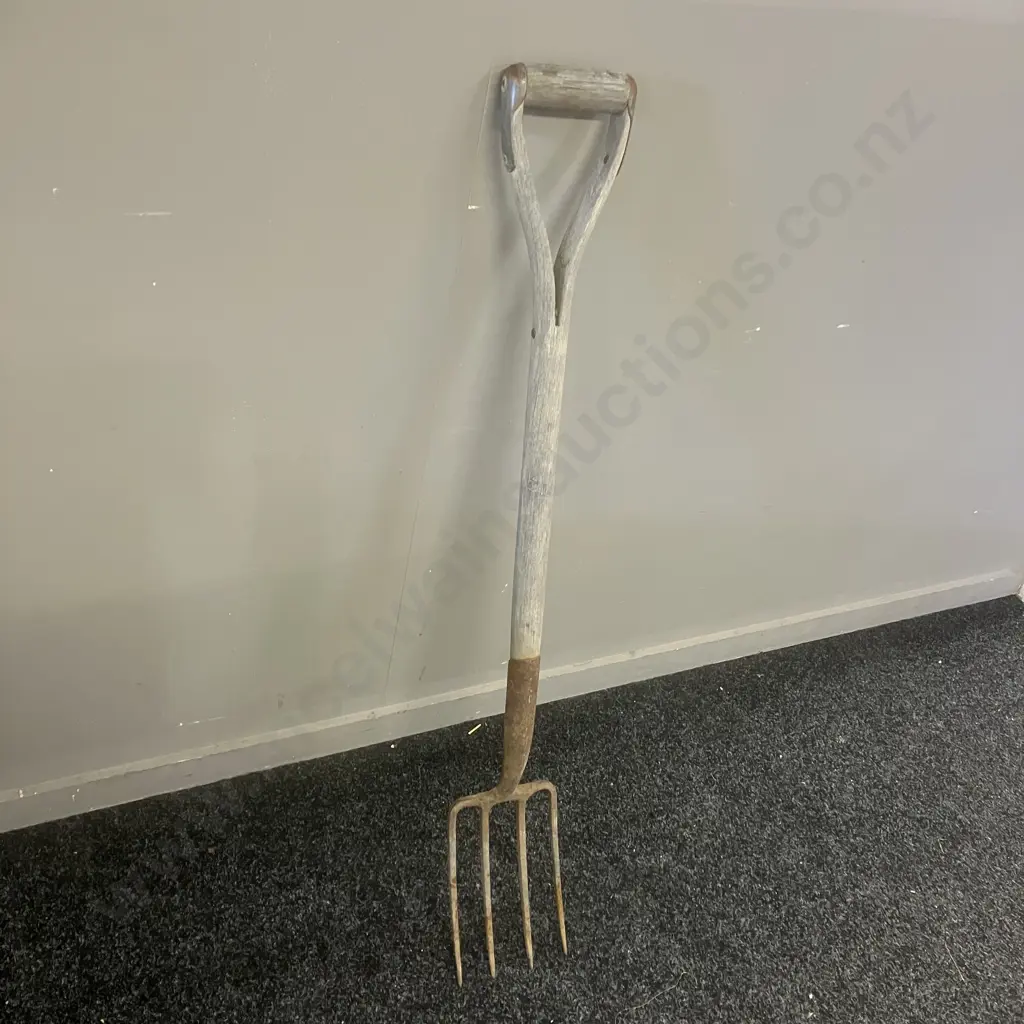 Vintage Wooden Handled Garden Fork Image 1++