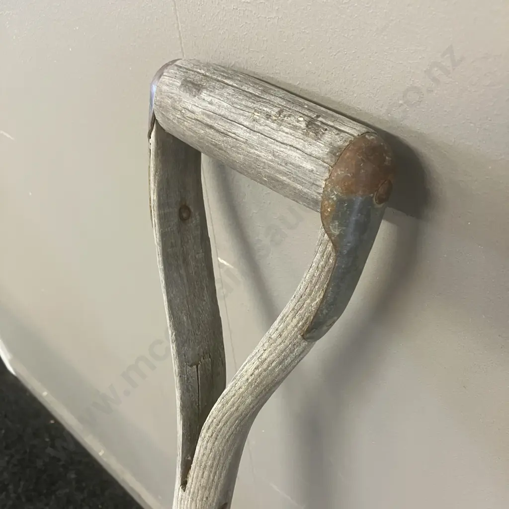 Vintage Wooden Handled Garden Fork Image 1++