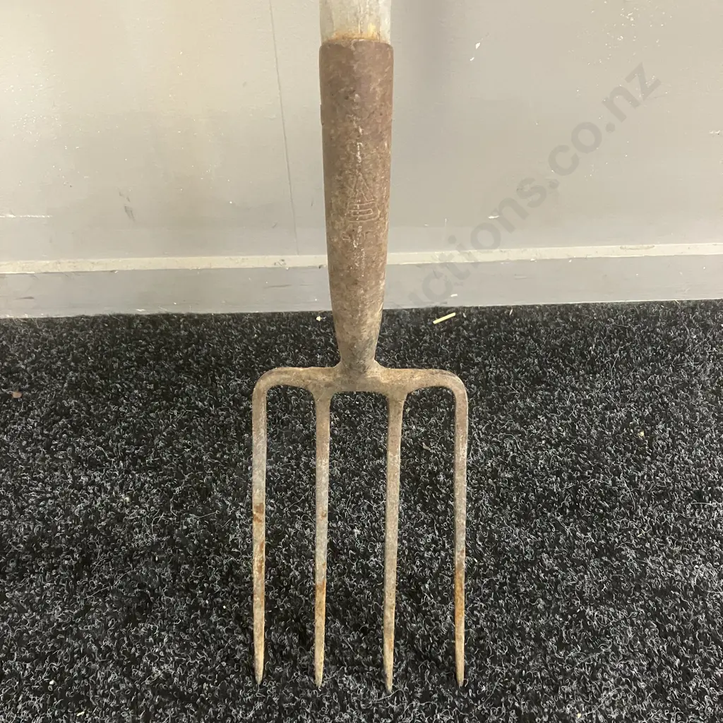 Vintage Wooden Handled Garden Fork Image 1++