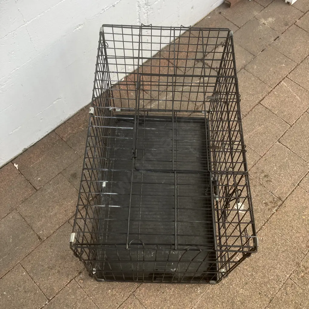 Steel Animal Crate With Slide Out Tray In Base. H54 W75.5 D45.5cm Image 1++