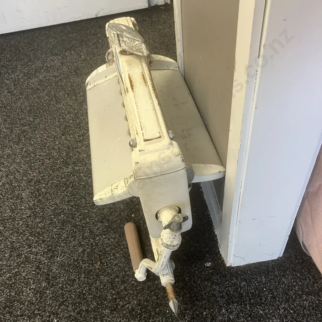 Vintage ACME Scotland Mangle Image 1++