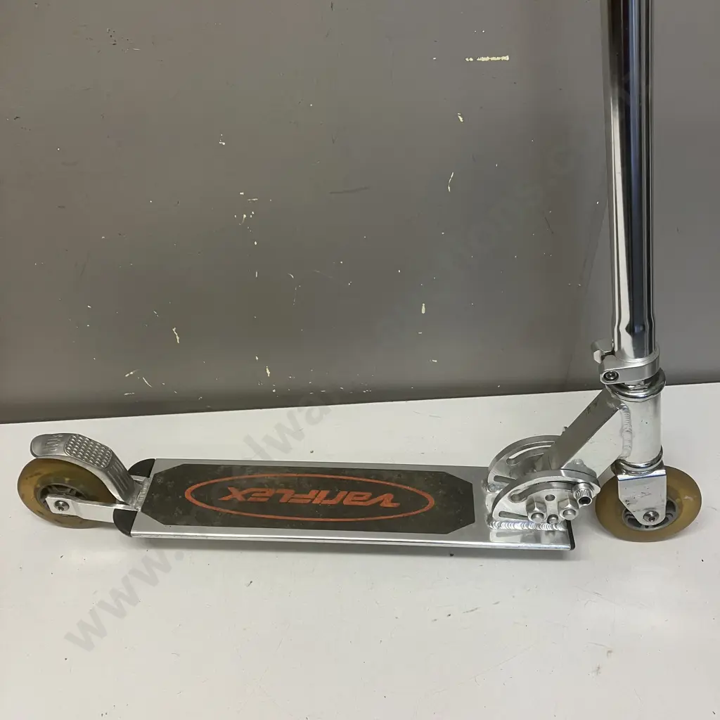 Variflex Kids Kick Scooter Image 1++