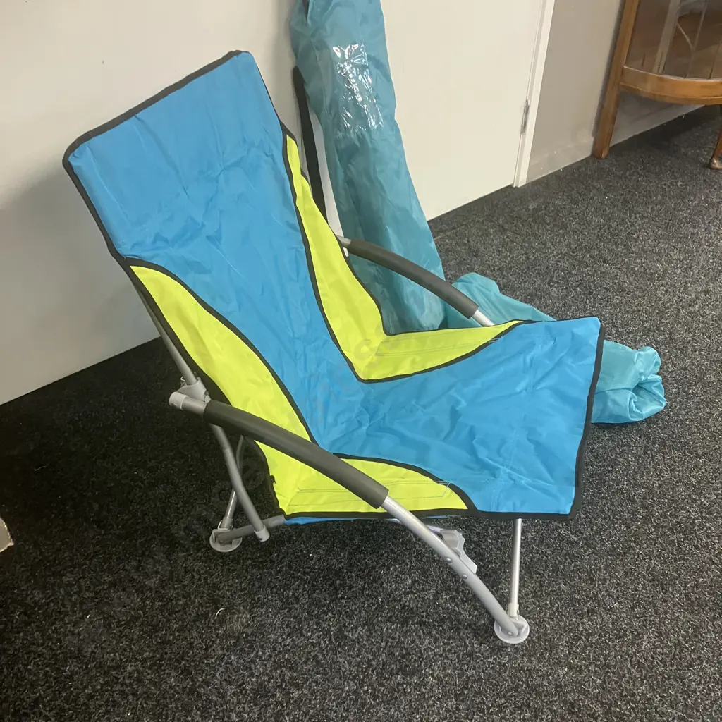 Pair of Folding Outdoor Chairs With Carry Bags - 100Kg Image 1++