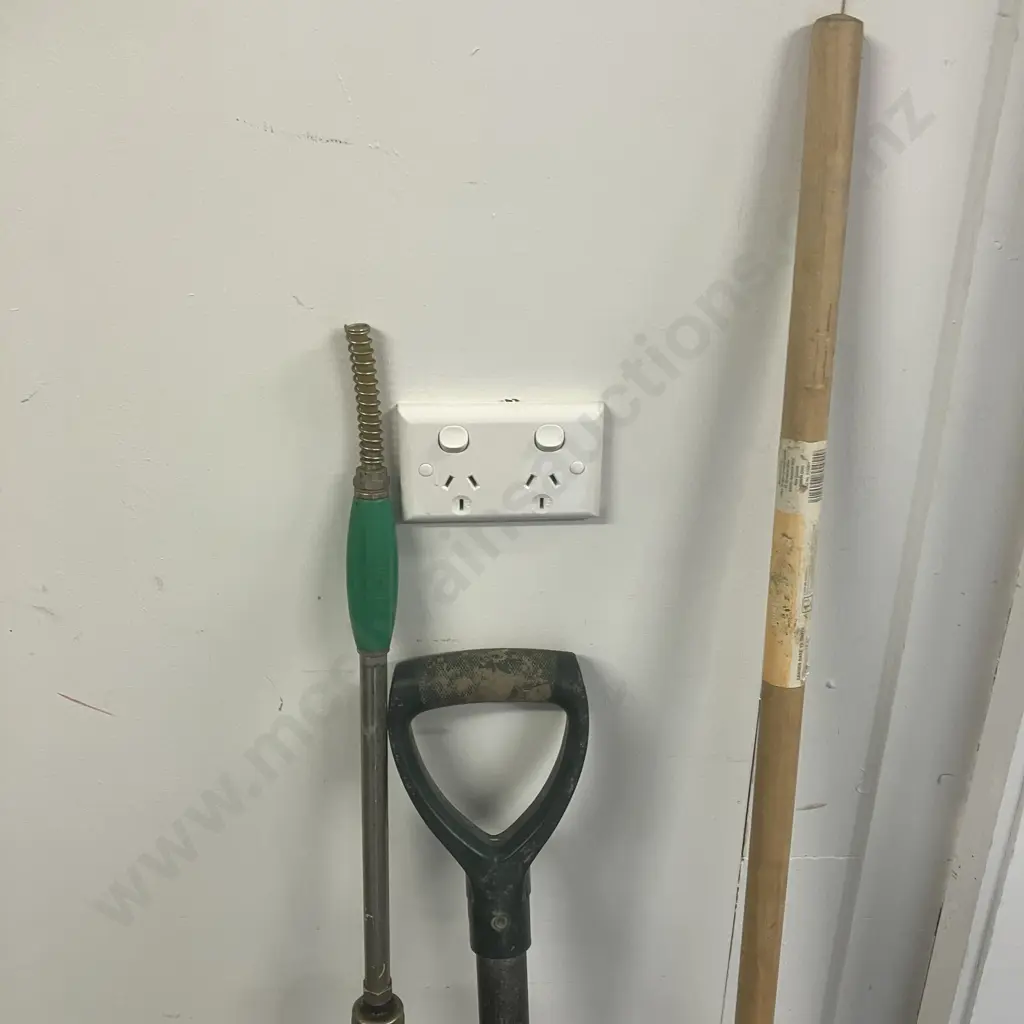 Garden Rake & Fork, Pruning Saw & Hand Sprayer Wand Image 1++