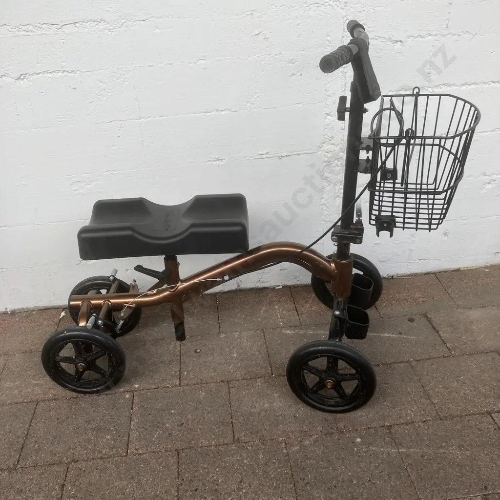 Freiheit Knee Walker With Crutch Holders Image 1++