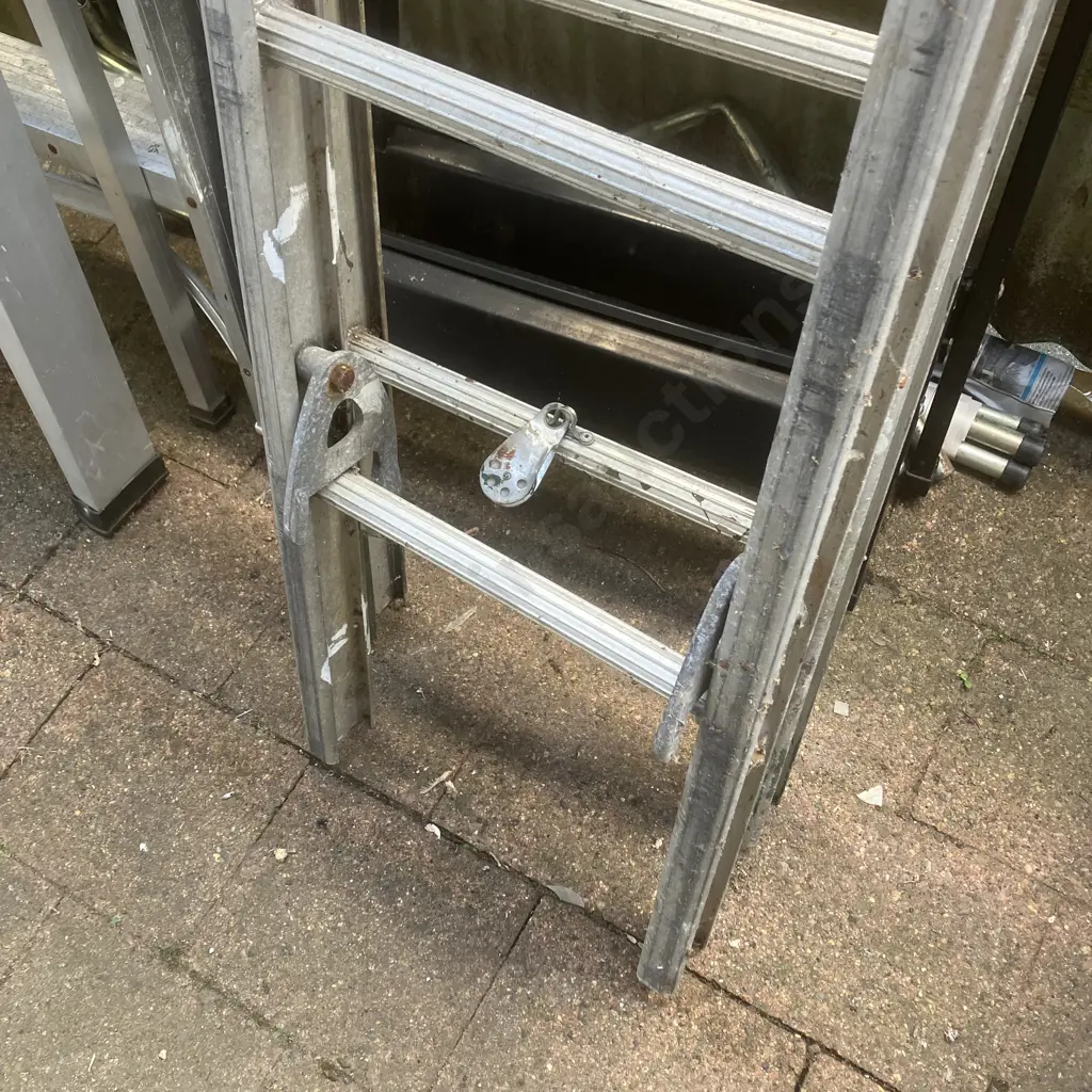Ullrich Aluminum Easy Lift 3m Extension Ladder (As Found Condition) Image 1++