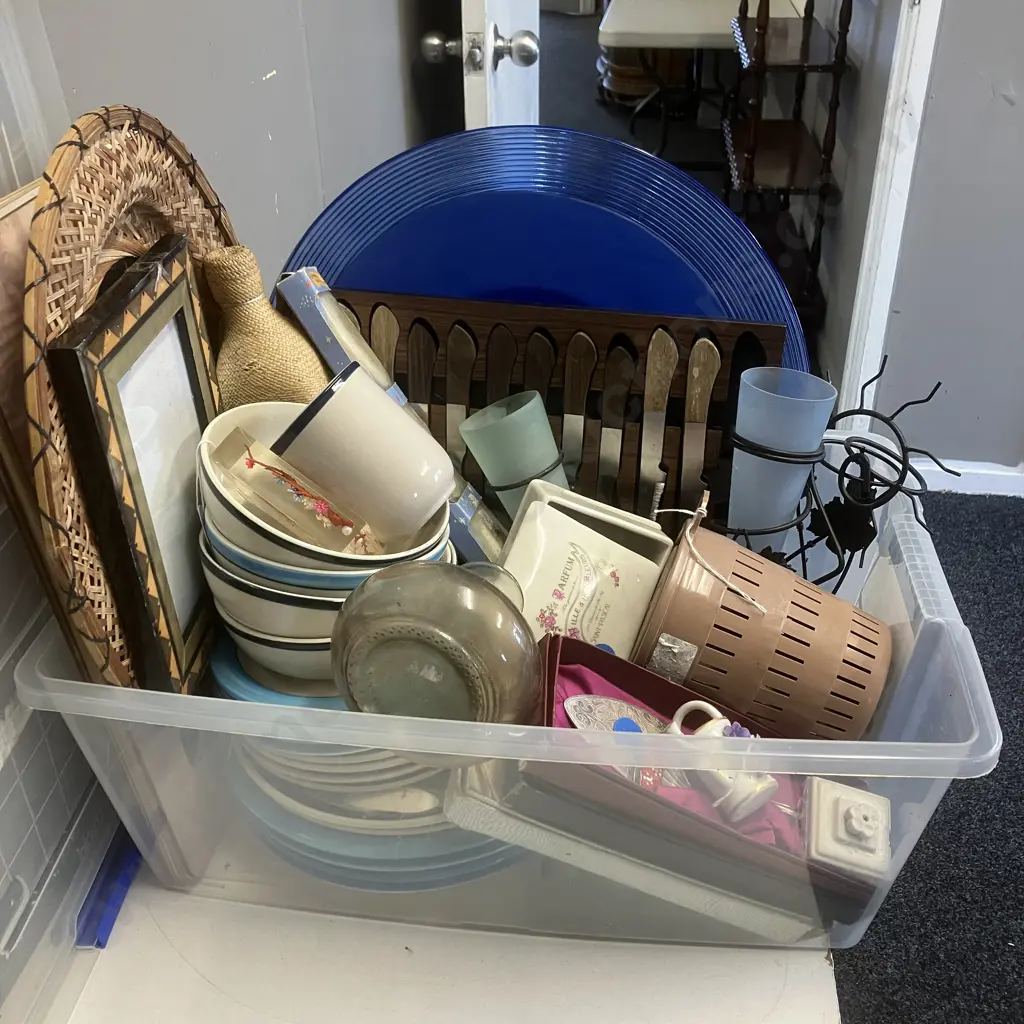 Lidded Plastic Starmade Storage Bin, Vintage Items, Silverware, Retro Cutlery Set, Chine Etc Image 1++