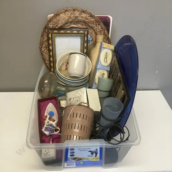 Lidded Plastic Starmade Storage Bin, Vintage Items, Silverware, Retro Cutlery Set, Chine Etc