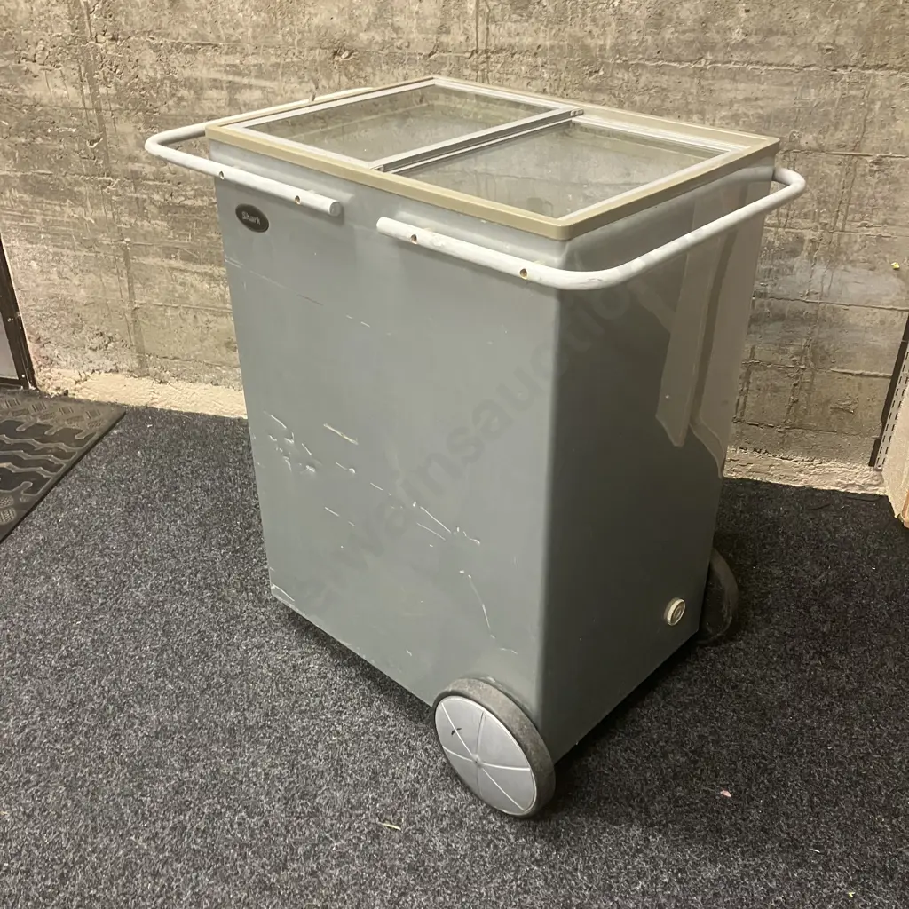 Shark 86 Litre Mobile Bar B Que Fridge - Model SF86 (Light Not Working) Image 1++