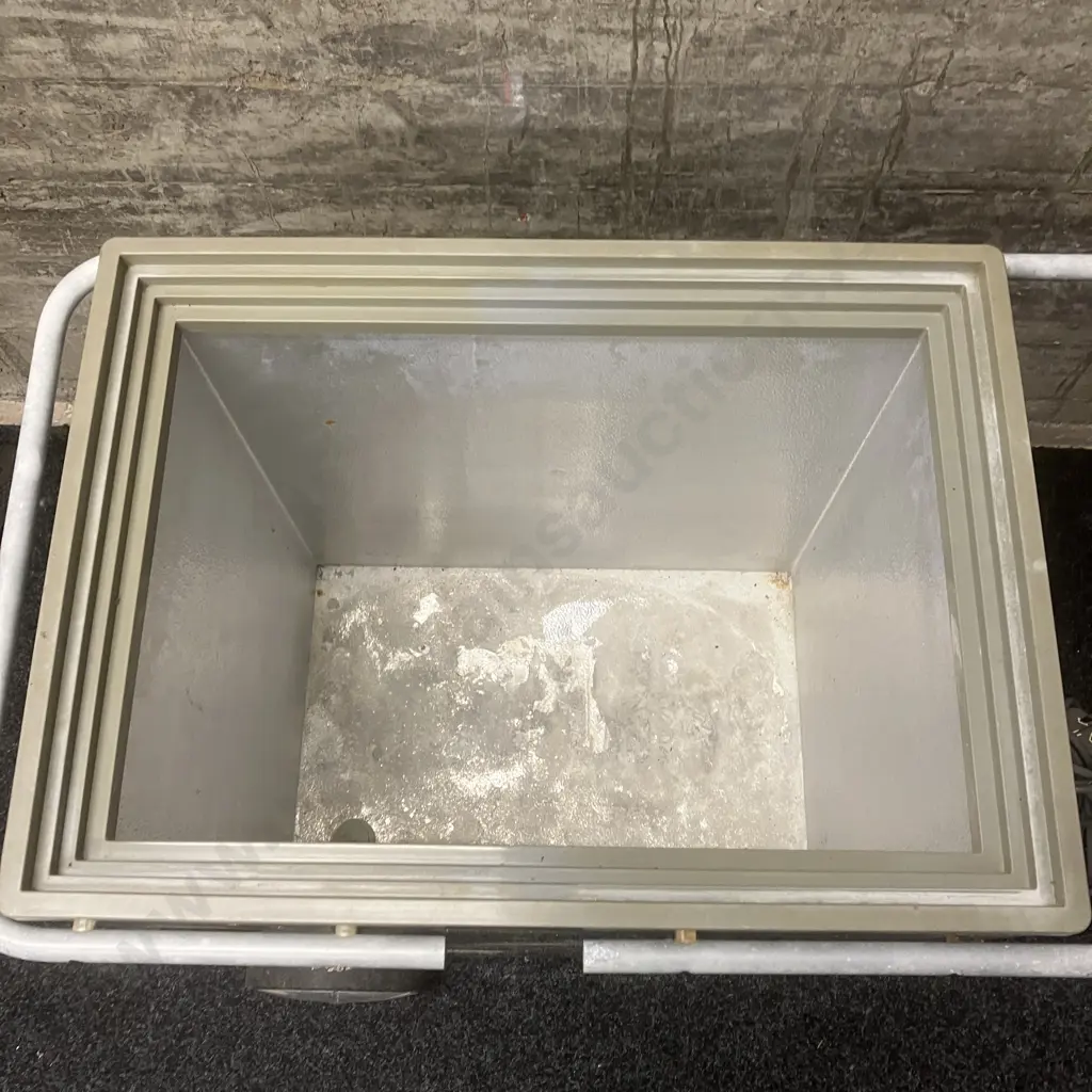 Shark 86 Litre Mobile Bar B Que Fridge - Model SF86 (Light Not Working) Image 1++