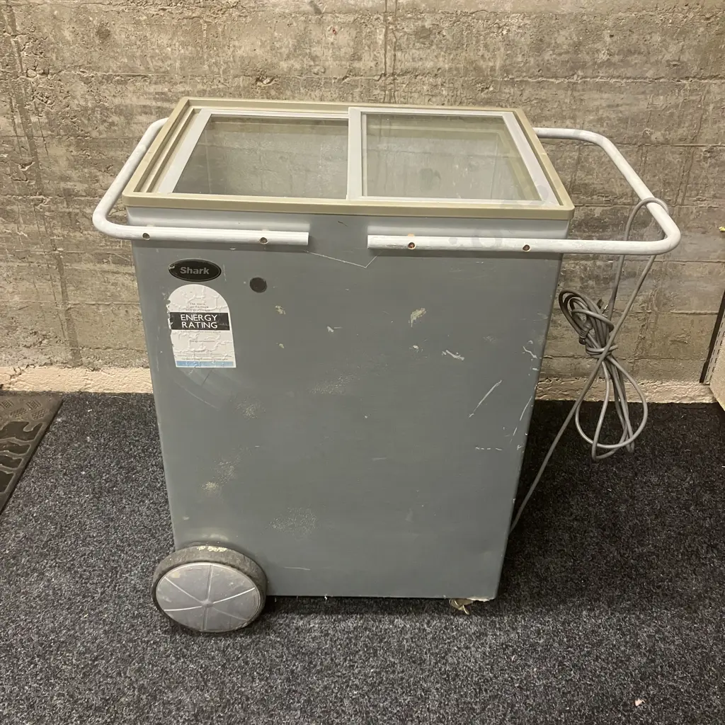 Shark 86 Litre Mobile Bar B Que Fridge - Model SF86 (Light Not Working) Image 1++