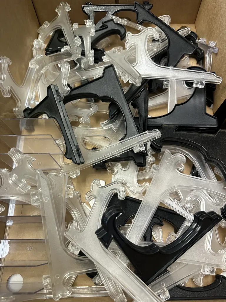 Box Of Assorted Plate Display Stands Image 1++