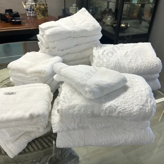 White Top Quality Group Limited Bath Towels Etc