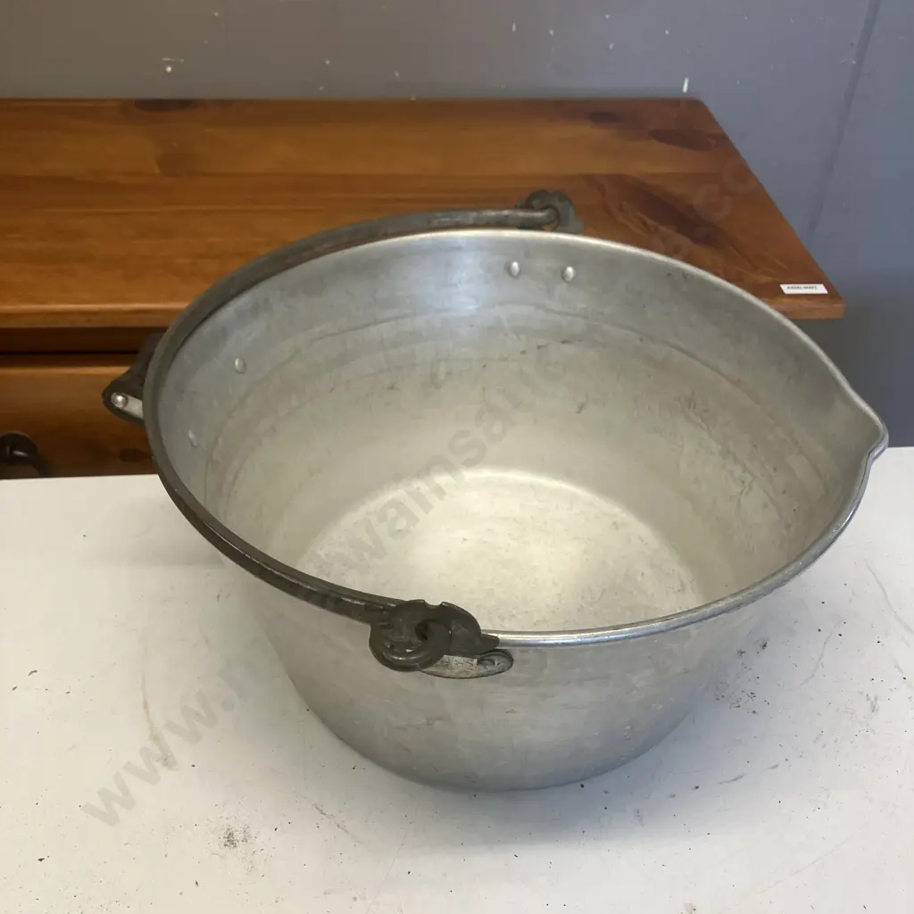 Vintage Aluminum Preserving Pan & Suzy Domestic Scales Image 1++