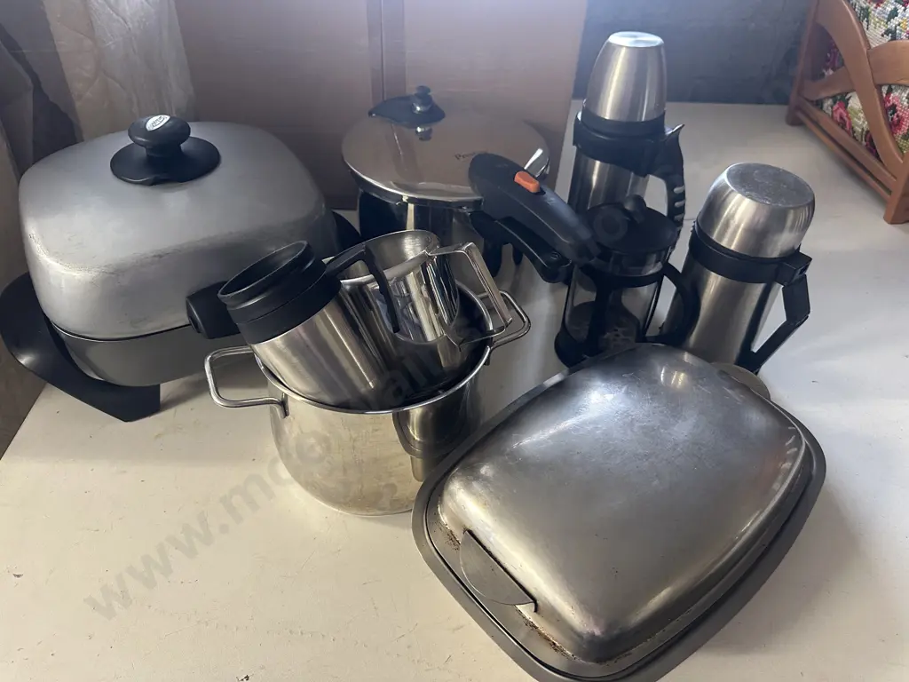 Prestige Pressure Cooker, Sunbeam Frying Pan, Assorted Flasks Etc Image 1++