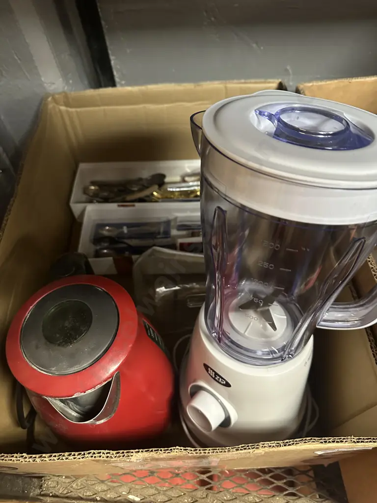 Zip Blender, Breville Electric Jug, Souvenier Spoons Etc Image 1++
