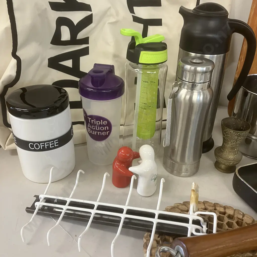 Box lot Laundry Bag, Drawer Sorter, Red & White Hugging Salt & Peppers Etc Image 1++