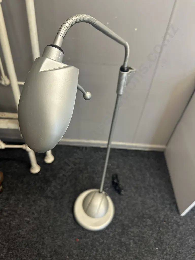 Bright Ideas NZ Modern Adjustable Floor Lamp H140cm. Image 1++