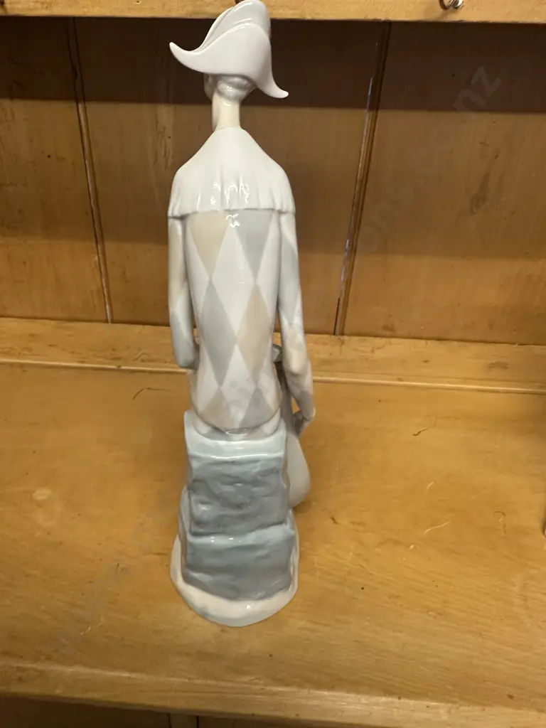 Nao Harlequin Figurine H37,W27cm. Image 1++