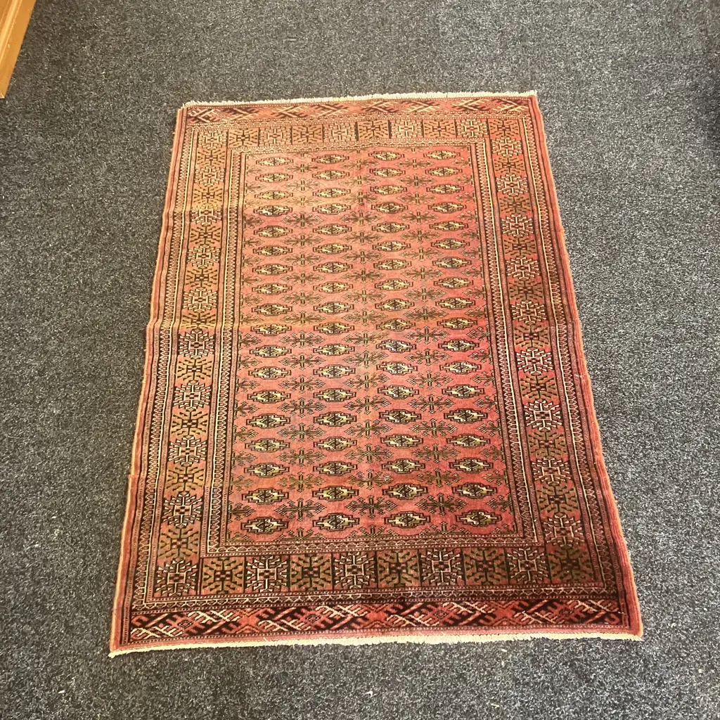 Vintage Persian Rug. 160 x 107cm Image 1++