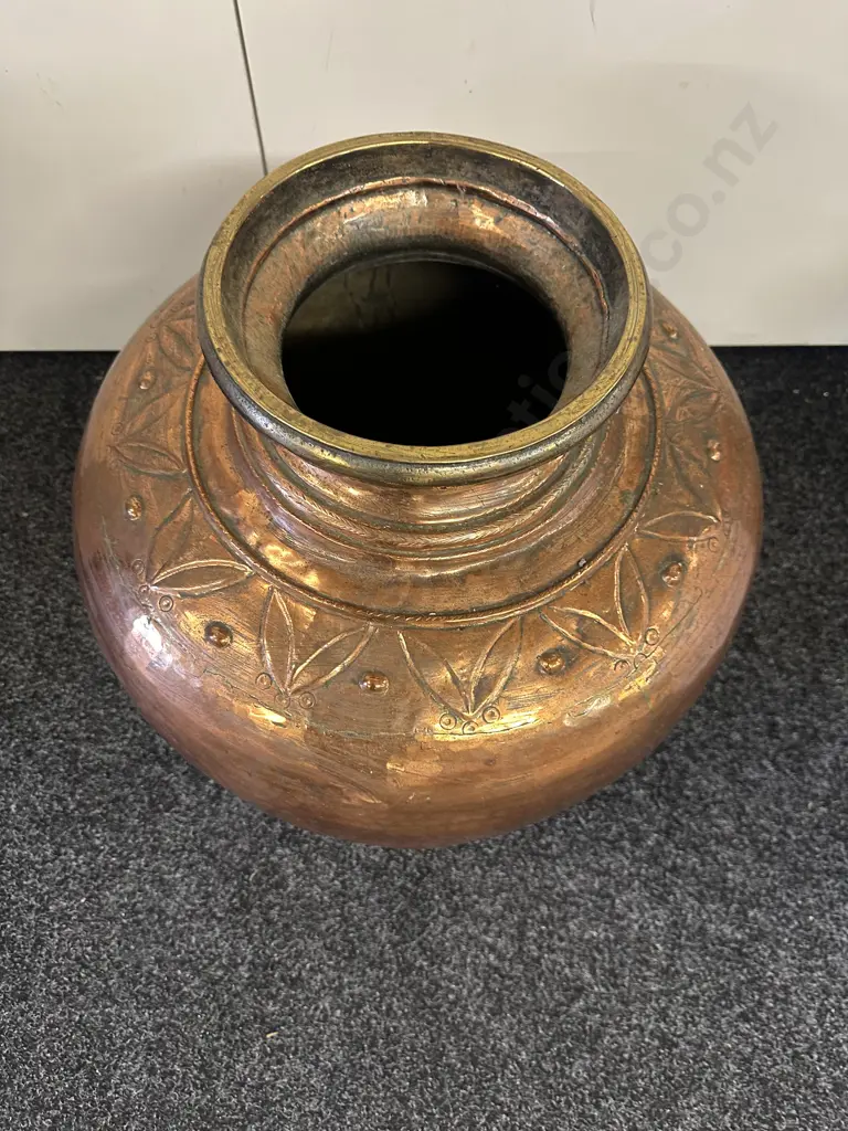 Vintage Decorative Copper & Brass Detailed Pot With Relief Leaf Pattern H57cm. Image 1++