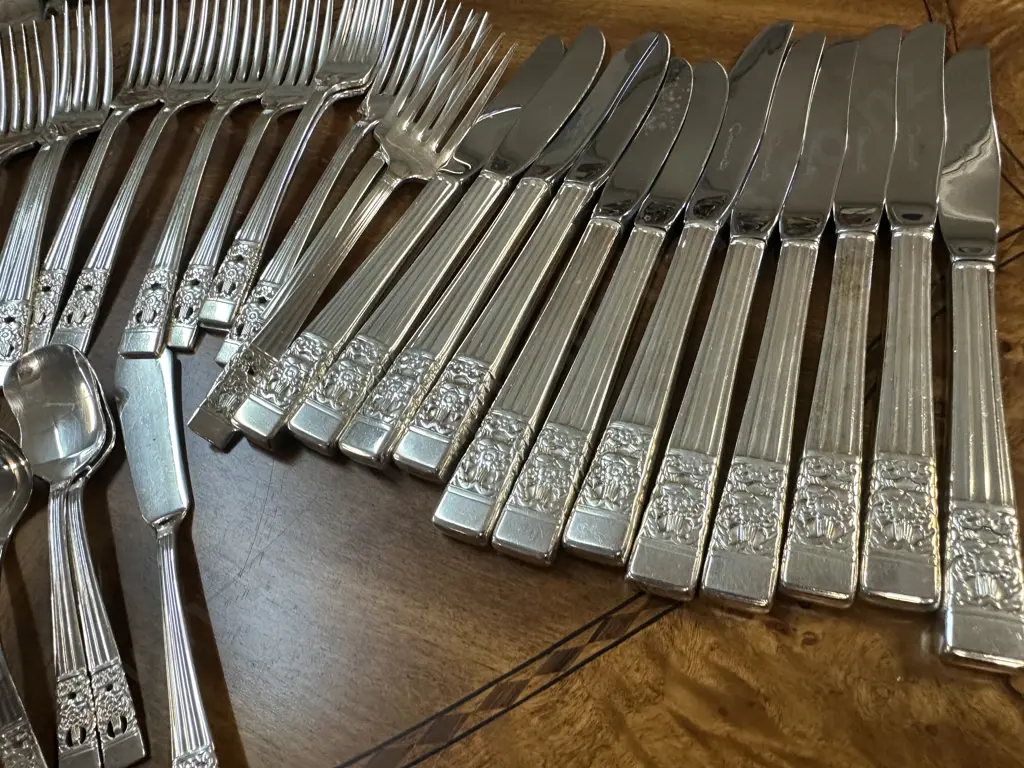 71 Pieces Assorted Vintage Community Cutlery Image 1++