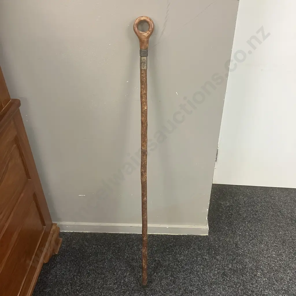 Walking Stick With Circular Knob Handle & Framlingham Castle Walking Stick Badge. H100.5cm Image 1++