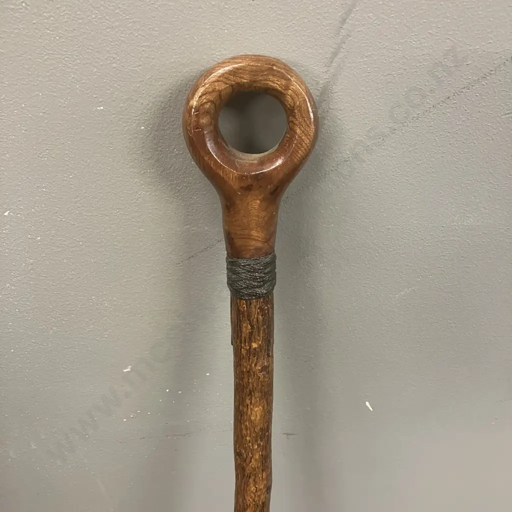 Walking Stick With Circular Knob Handle & Framlingham Castle Walking Stick Badge. H100.5cm Image 1++