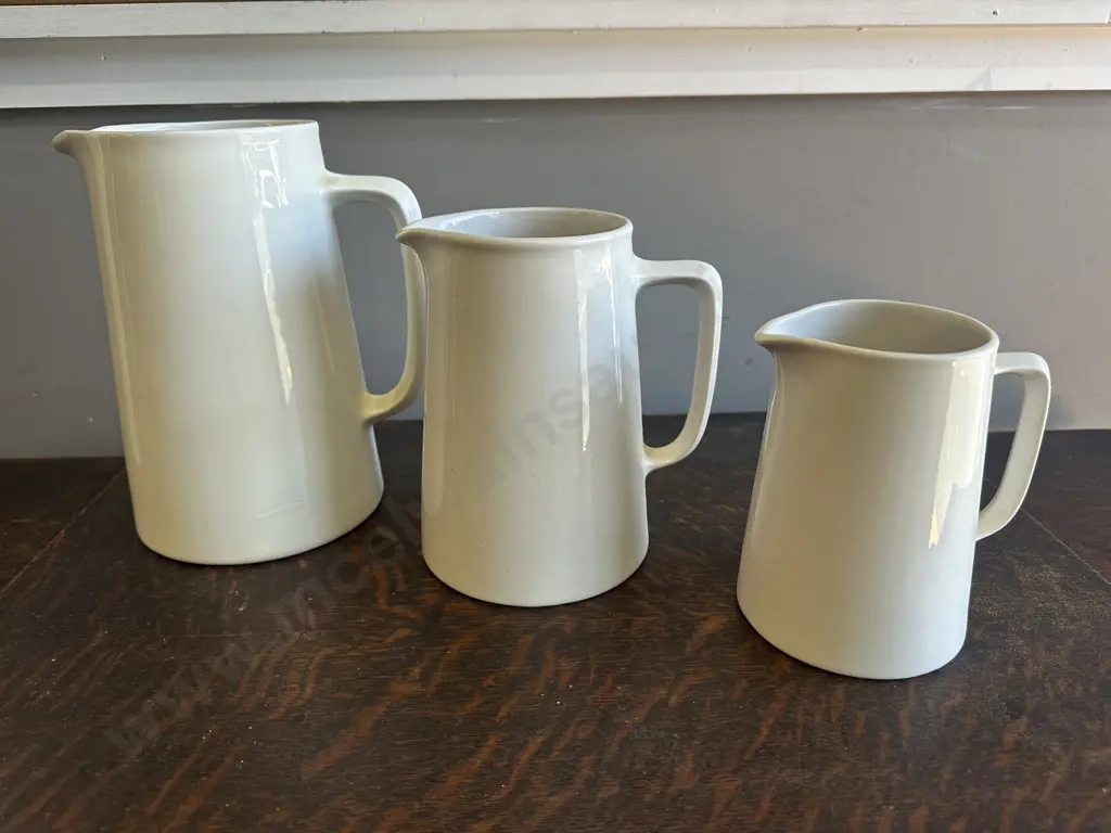 Crown Lynn Potteries Jugs x3 Graduated Sizes  Image 1++