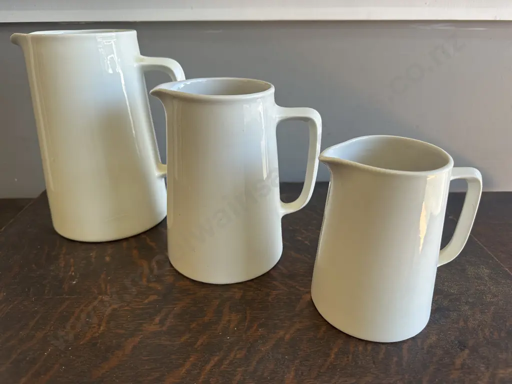 Crown Lynn Potteries Jugs x3 Graduated Sizes  Image 1++