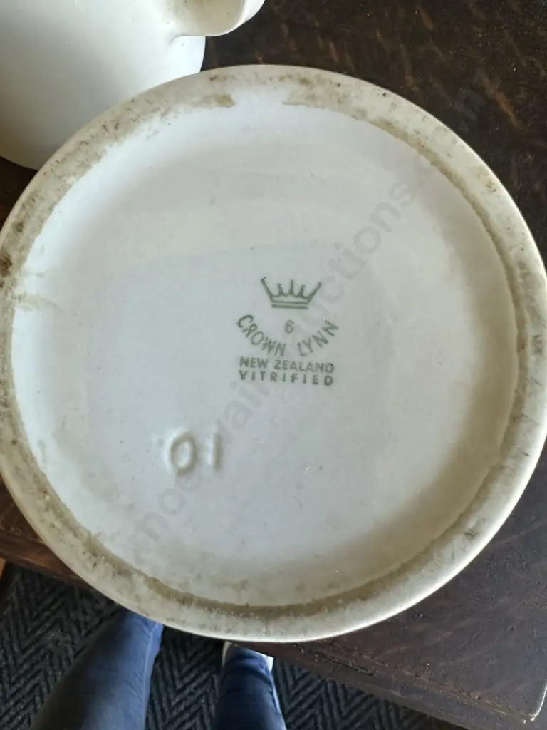 Crown Lynn Potteries Jugs x3 Graduated Sizes  Image 1++