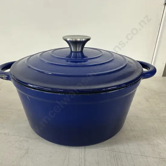 Navy Blue Enamel Cast Iron Lidded Casserole Dish
