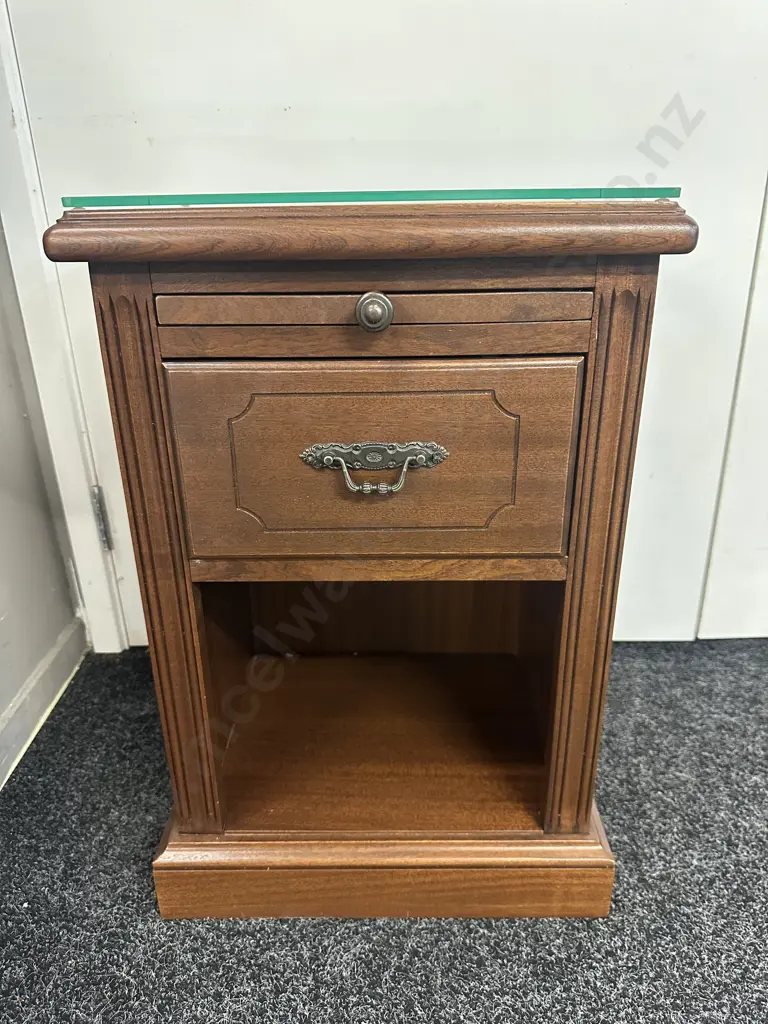 Mahogany Bedside/Table Pull Out Tray Single Drawer & Marble Effect Inlay With Glass Top H62,W41,D31cm. Image 1++