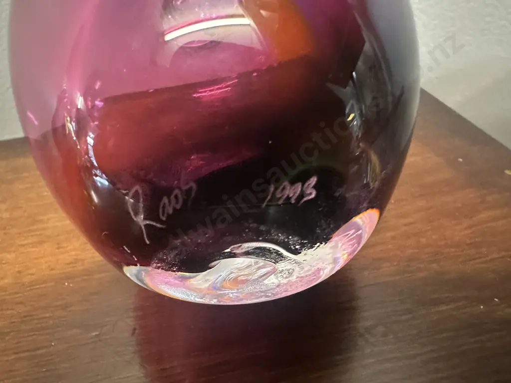  Signed Peter Raos Art Glass Apple Paper Weight Image 1++