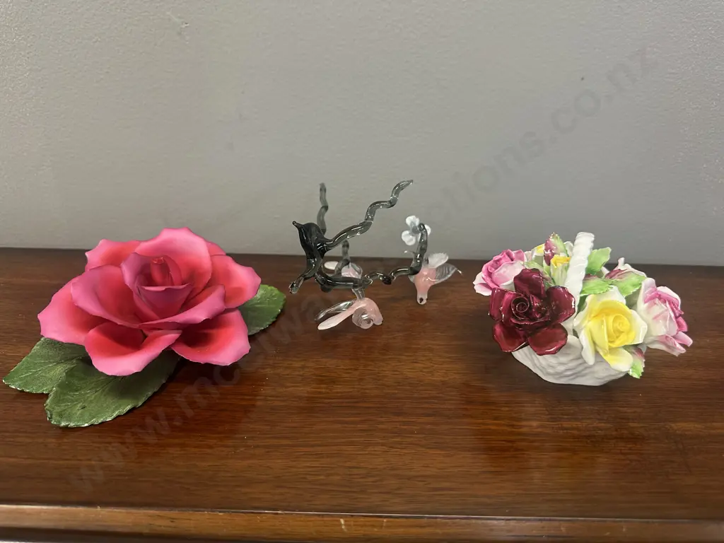 Royal Doulton Flower Basket, Handblown Glass Bird Ornament & Capidimonte Rose Image 1++