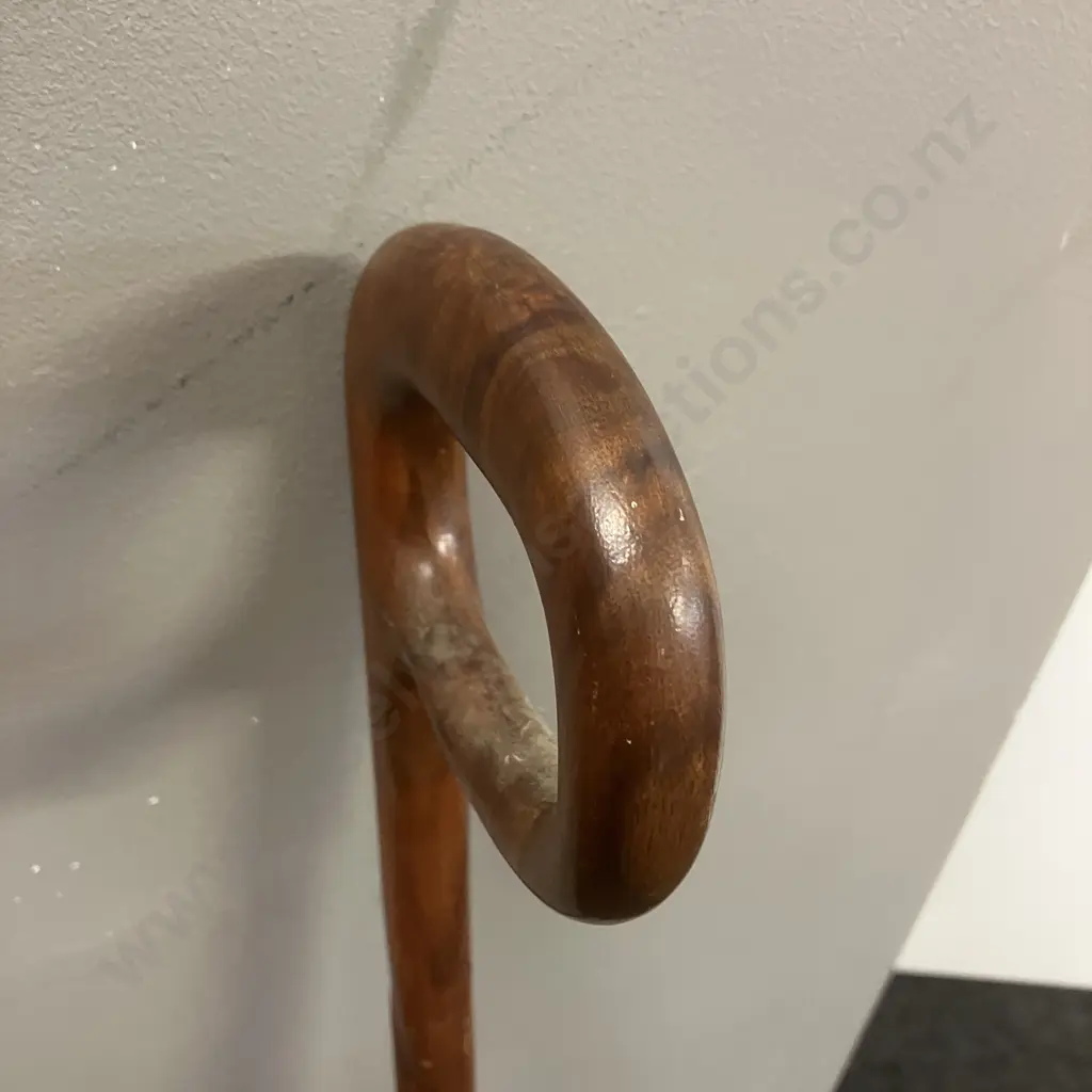 Vintage Walking Stick With Round Handle & Carved Shaft. H93cm Image 1++