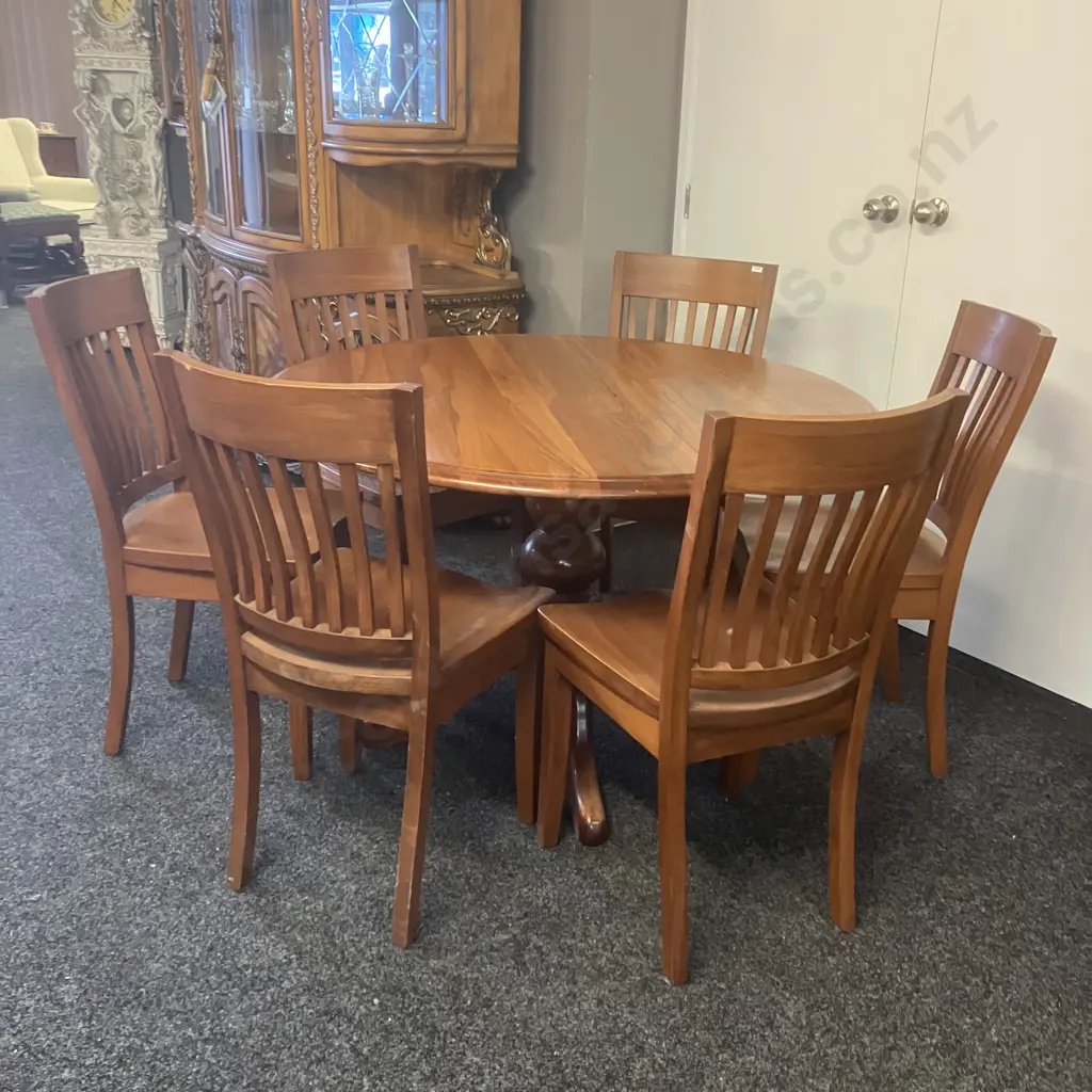 Round Rimu Pedestal Dining Table (76 x 119cm) With Set of 6 Wooden Vertical Slat Curved Back Dining Chairs Image 1++