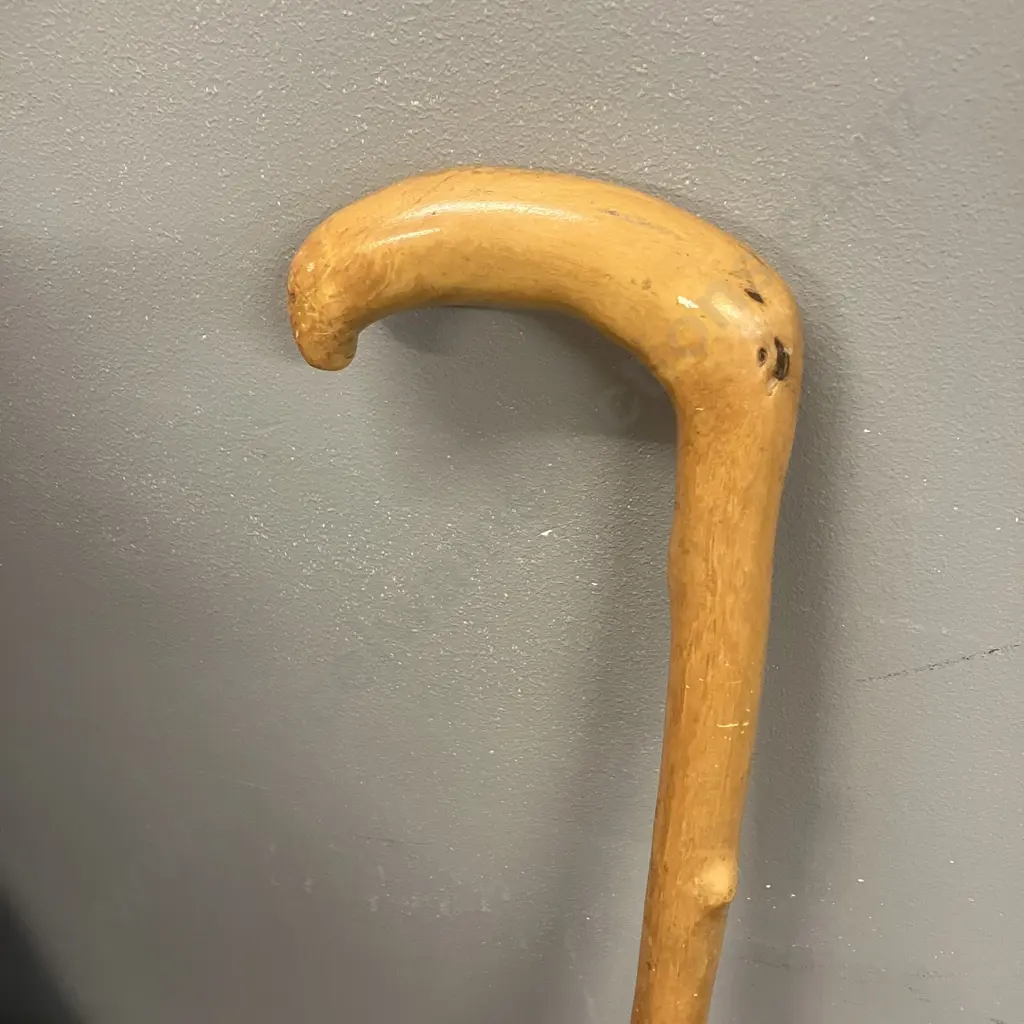Vintage Natural Wood Walking Stick. H101.5cm Image 1++