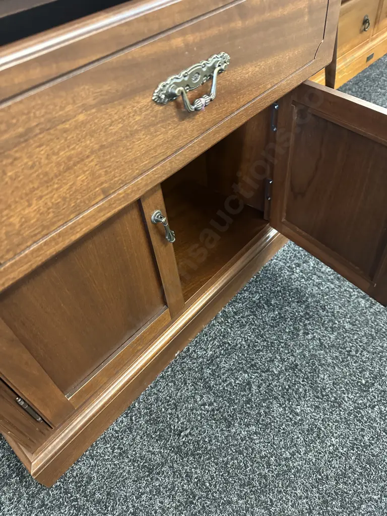 Mahogany Two Door, Single Drawer Cabinet With Glass Top H64,W70,D38cm. Image 1++