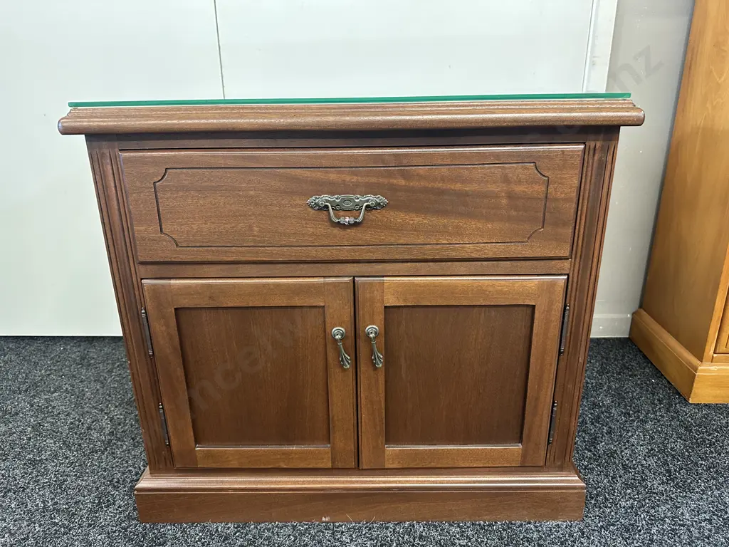 Mahogany Two Door, Single Drawer Cabinet With Glass Top H64,W70,D38cm. Image 1++