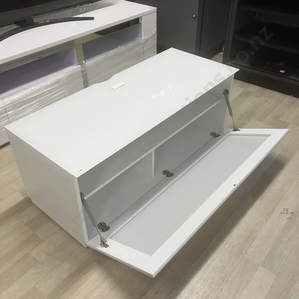 Sonorous 1.1m TV/AV Entertainment Centre Cabinet - White (Studio Series) Ex Harvey Norman. H44 W110 D45cm Image 1++