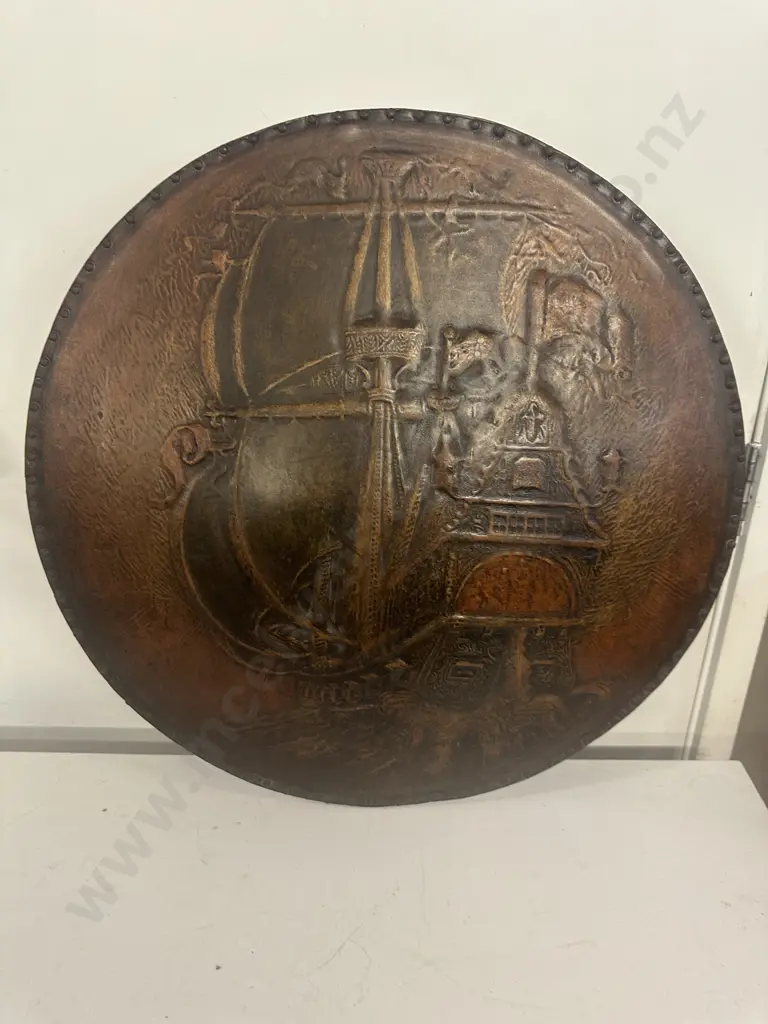 Round Vintage Oak Leather Domed Artwork Dia58cm. Image 1++