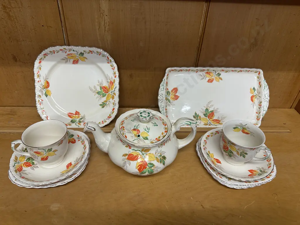 Grindley China Items Holly Leaves Pattern Image 1++