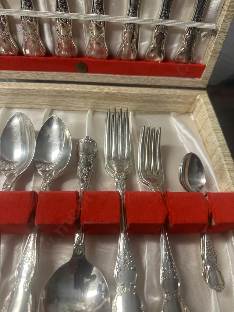 Canteen Of Rodd Camile Cutlery  Image 1++