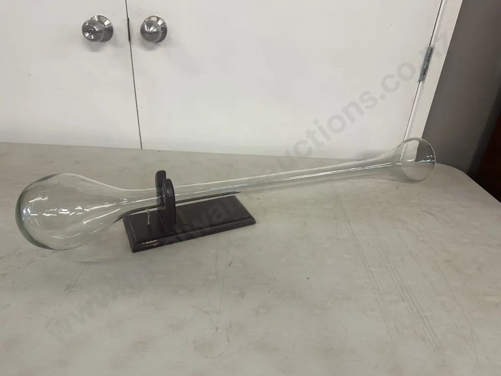 New Zealand Green Glass Yard Glass With Wooden Wall Bracket Image 1++