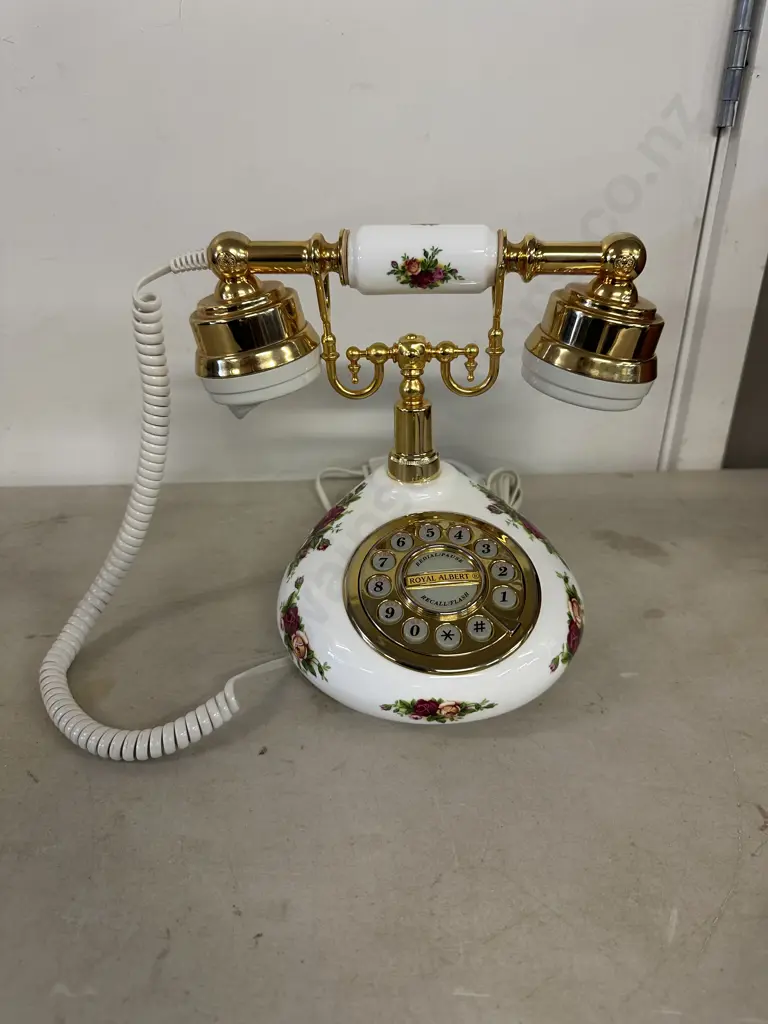 Royal Albert Old Country Roses Telephone Image 1++