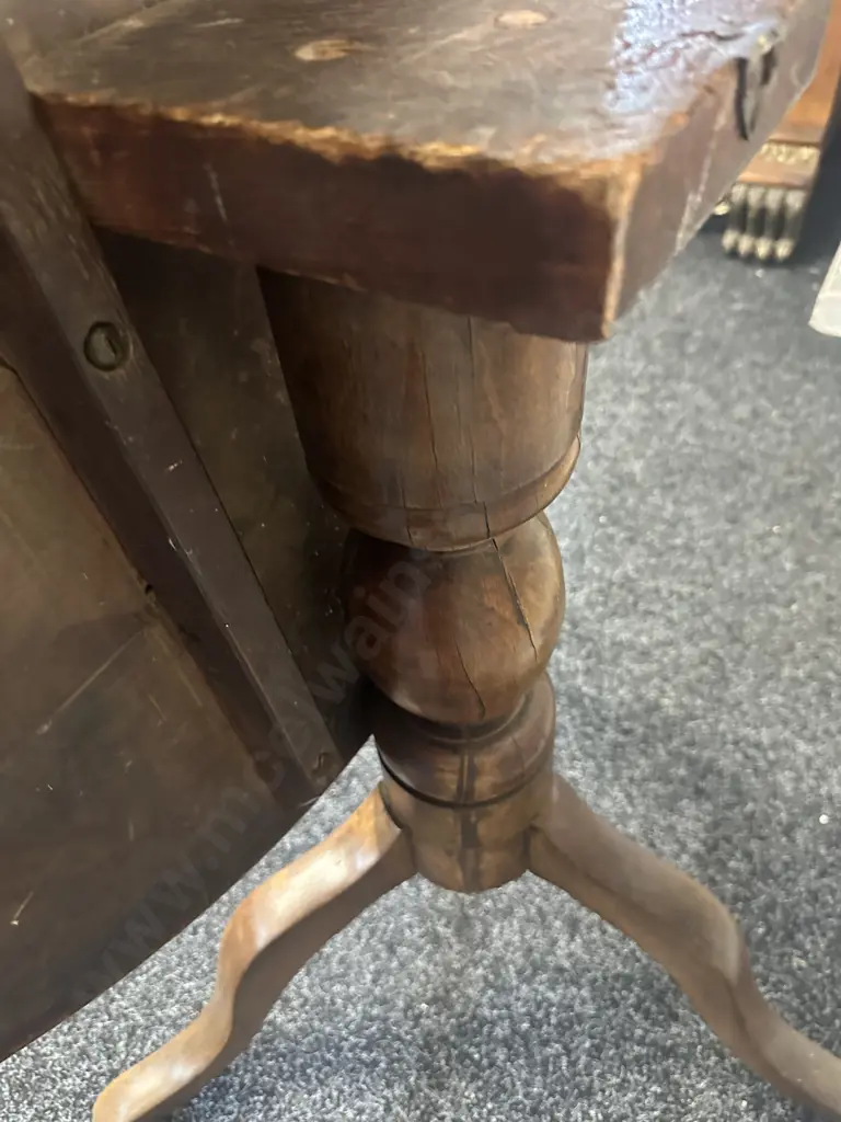 Antique Oak Round Tilt-Top Table. 72 x 91cm Image 1++