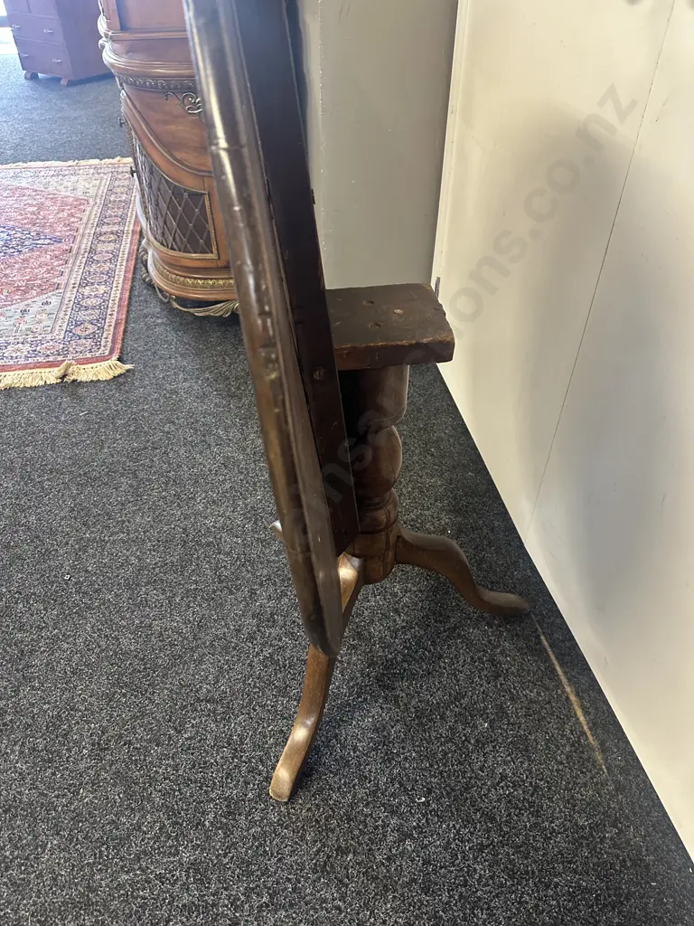 Antique Oak Round Tilt-Top Table. 72 x 91cm Image 1++
