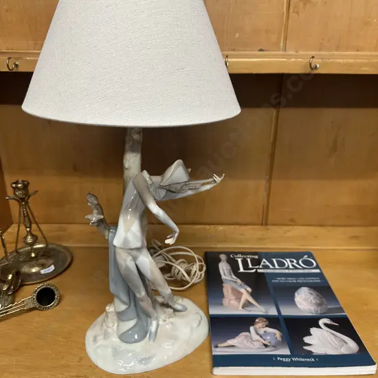 Lladro Harlequin Violinist Figurine Table Lamp With Cream Shade (retired 1985) H51cm & Ladro Book